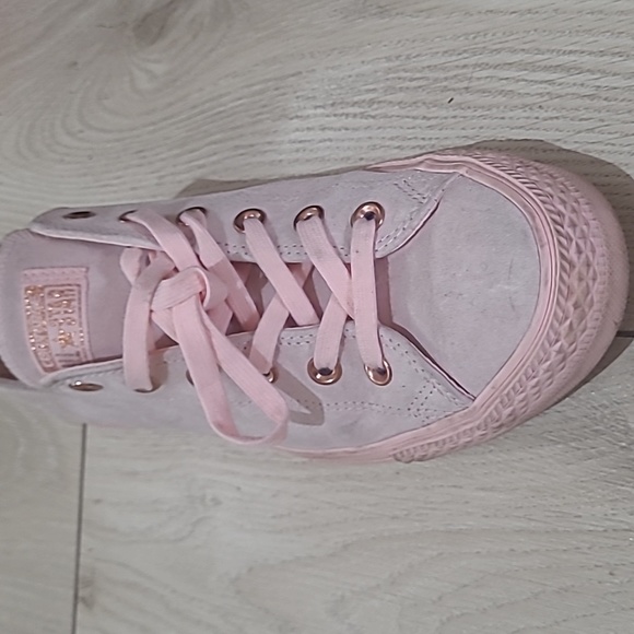 Converse shoes - Picture 3 of 4